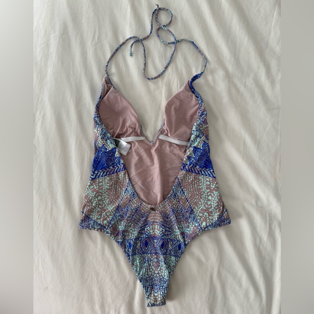 O’Neill women’s one piece, new condition, worn once but has been washed since